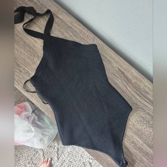 Abercrombie & Fitch Black Knit Cross Halter Top Bodysuit - Picture 1 of 6
